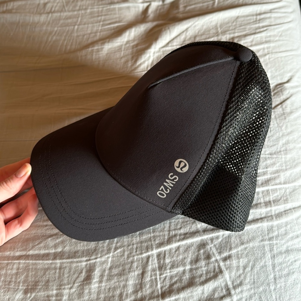 Black lululemon snapback hat